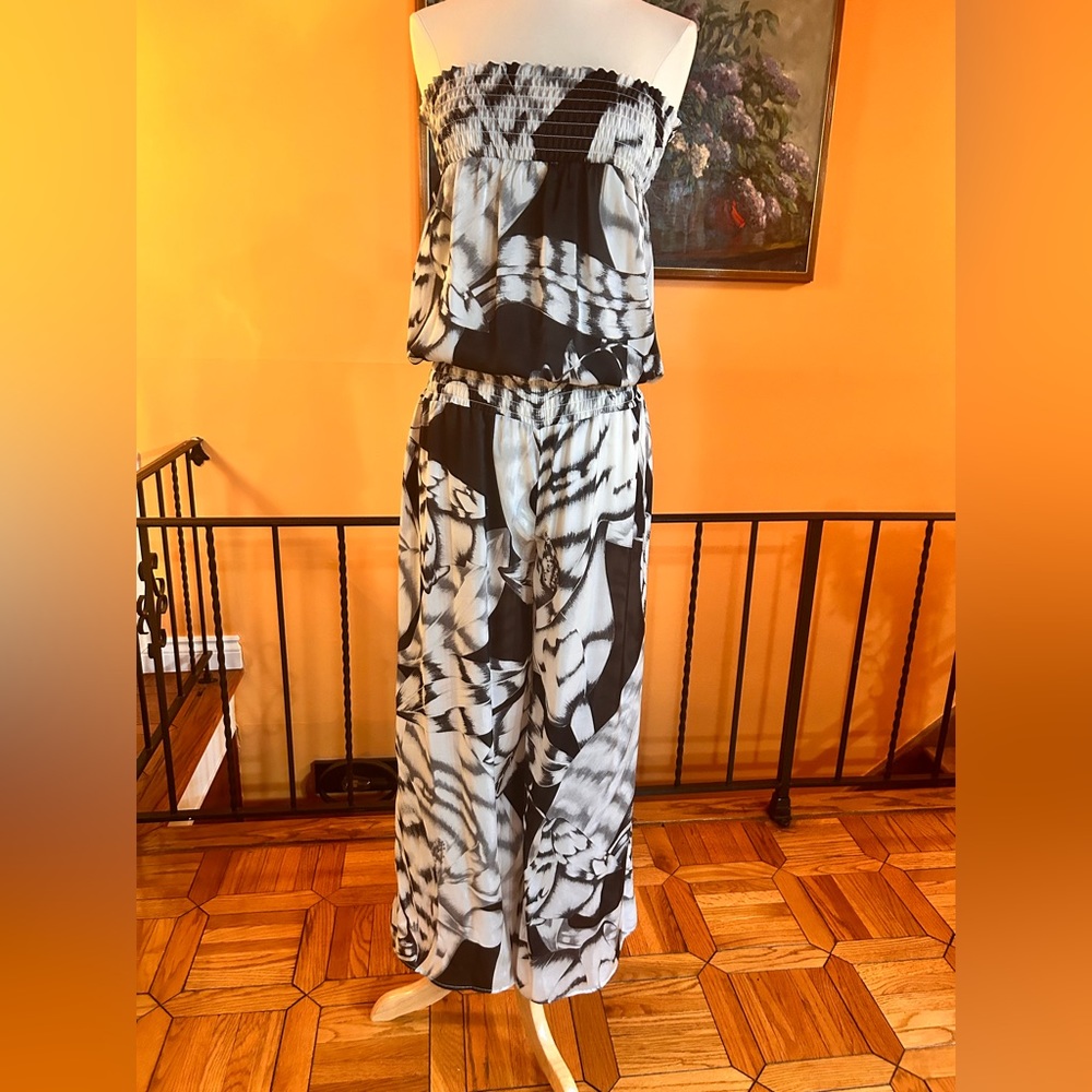 oversized strapless jumpsuit by Classique. Size Small will fit size M/6.
